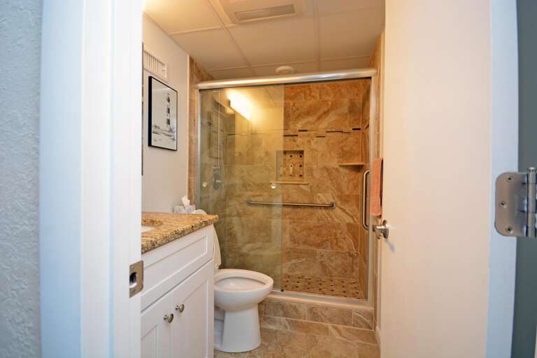 MASTER-BATHROOM