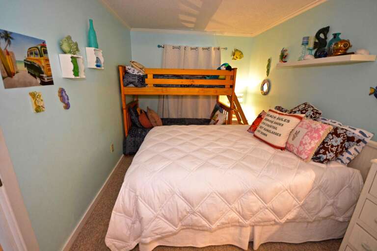Bedroom 2 Queen and Bunk