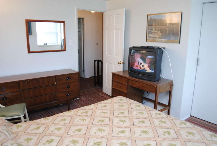 Master Bedroom with Queen