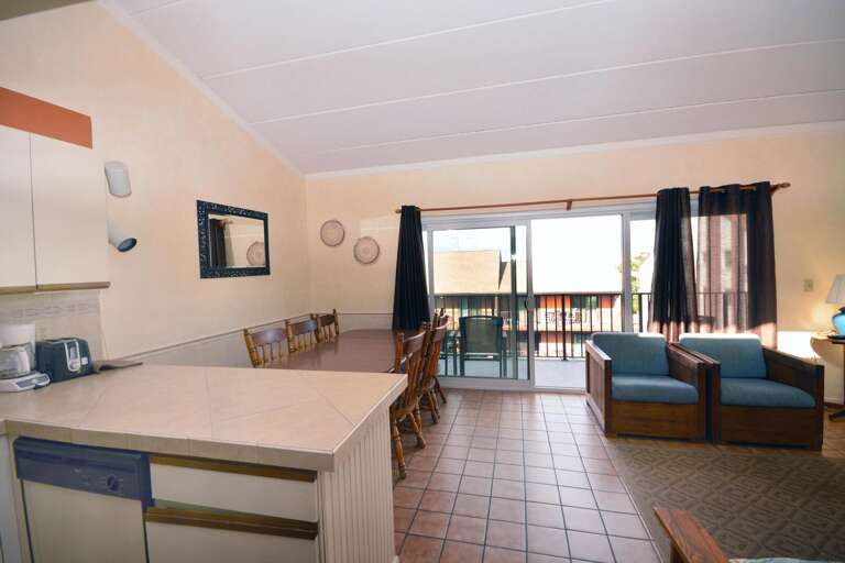 Summer Palace 30-N. LIVING-AREA