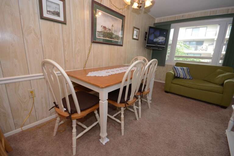 Old Wharf 10 Dining Area