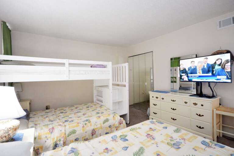 DOUBLE-AND-PYRAMID-BUNK