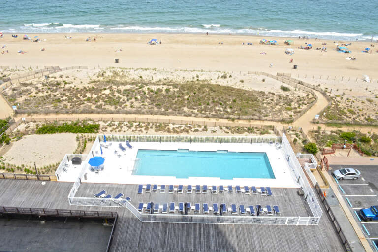 OCEANFRONT OUTDOOR POOL