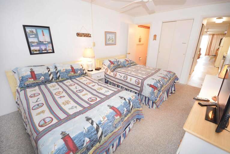 Bedroom with Two Doubles