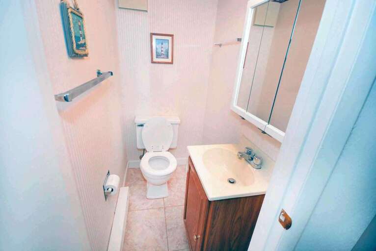 Master Bedroom Bathroom