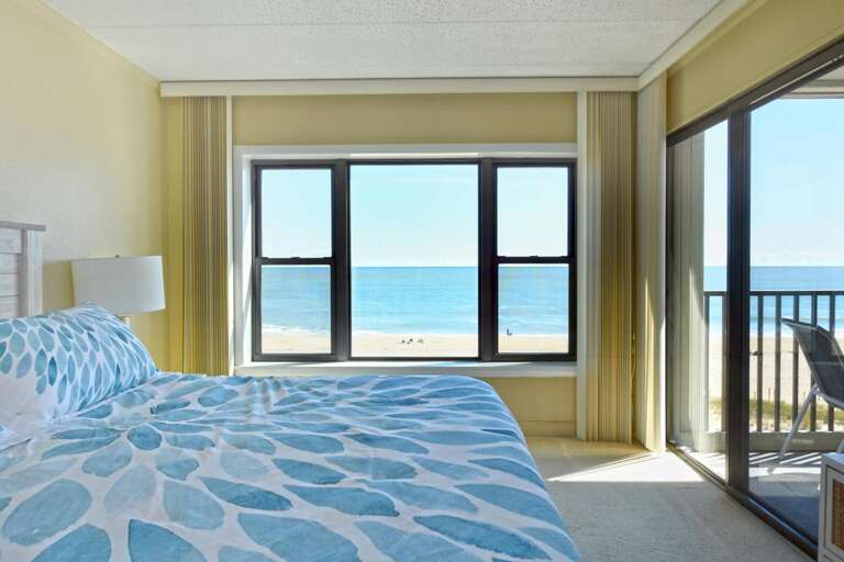OCEAN-FRONT-KING-BEDROO OCEAN-FRONT-KING-BEDROO