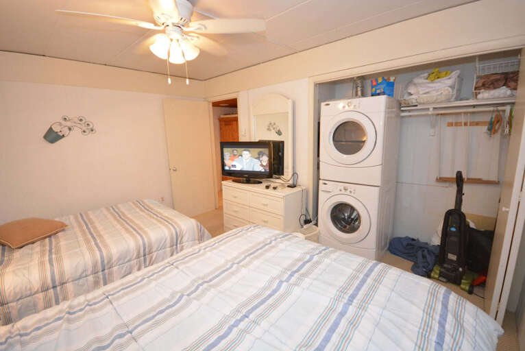 Bedroom with Queen and Double