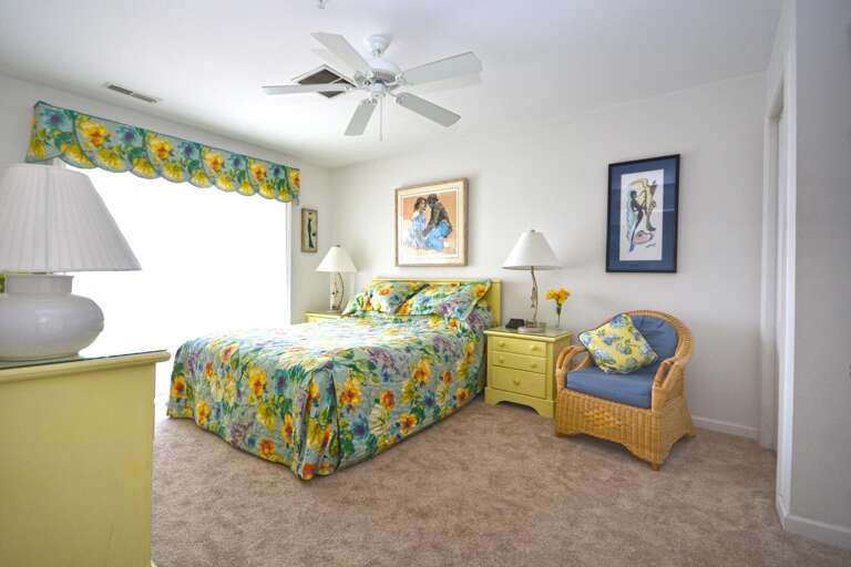 QUEEN-BAYFRONT-MASTER-BEDROOM QUEEN-BAYFRONT-MASTER-BEDROOM
