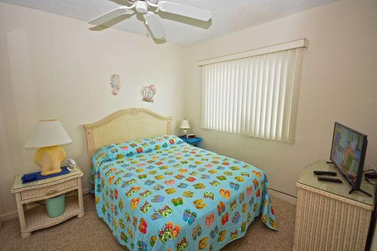 Queen Bedroom