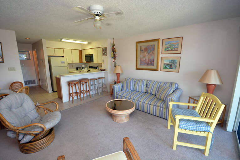Hidden Harbor H-126 Living-Area