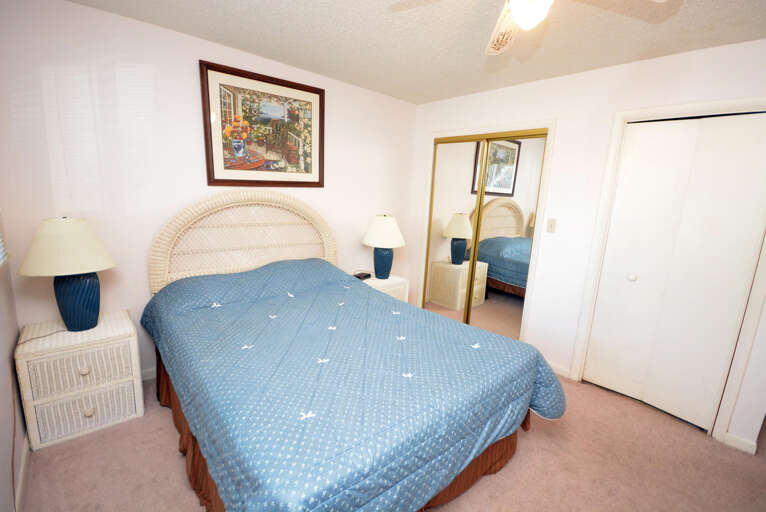 Queen-Bedroom Queen-Bedroom