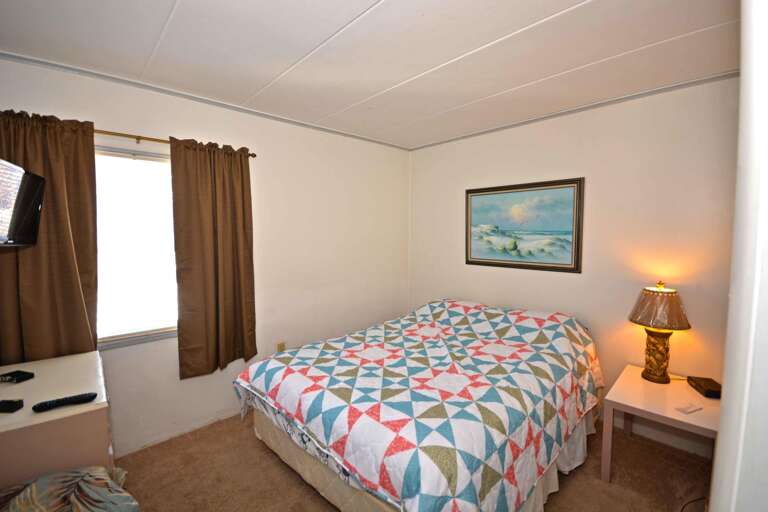 Master Bedroom with Queen