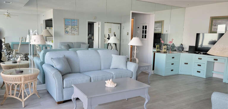 Capri #1009 Living Area