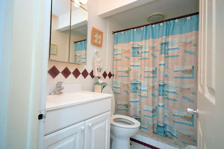 ATTACHED-BATHROOM ATTACHED-BATHROOM