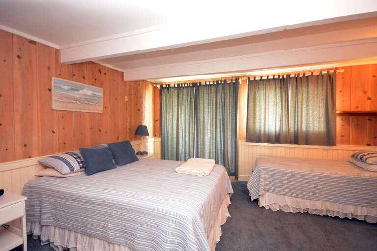 QUEEN-TWIN-BEDROOM QUEEN-TWIN-BEDROOM