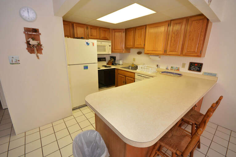 Kitchen with Breakfast Bar