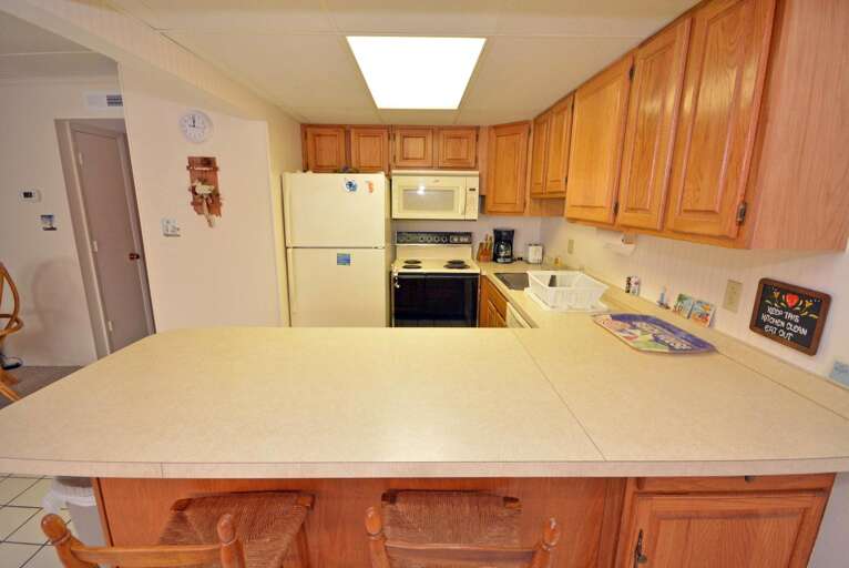 Kitchen with Breakfast Bar