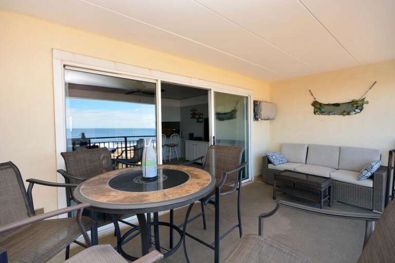 BALCONY BALCONY