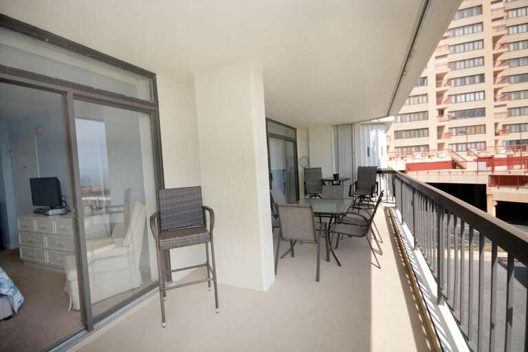 DOUBLE-WIDE=OCEANFRONT-BALCONY