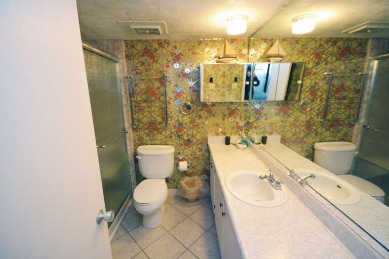 Master-Bathroom