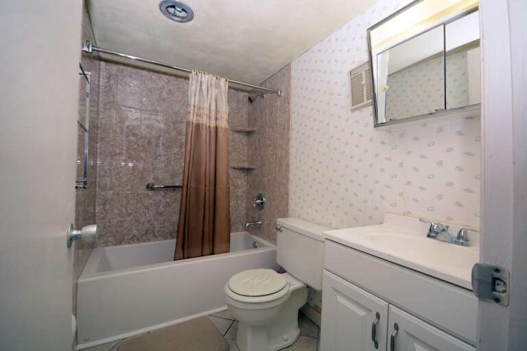 REAR-BEDROOM-BATHROOM