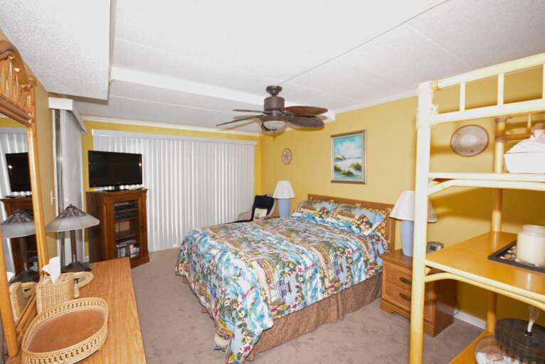 Master Bedroom with Queen Master Bedroom with Queen