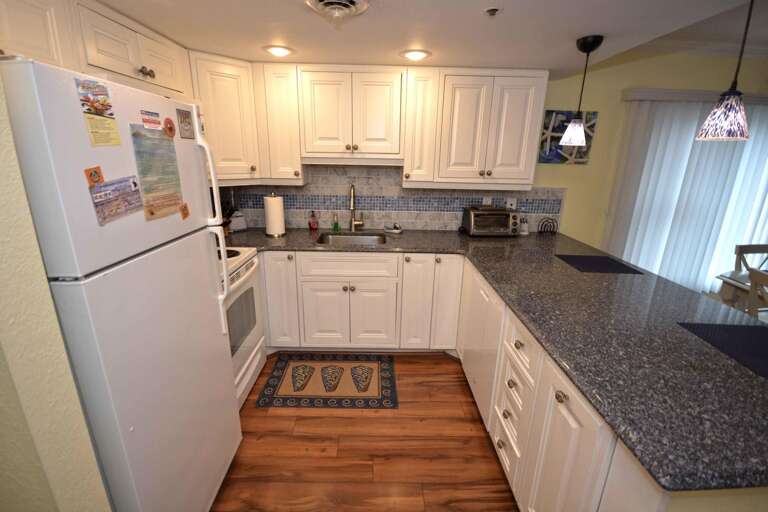 Sandpiper Dunes 113 Kitchen