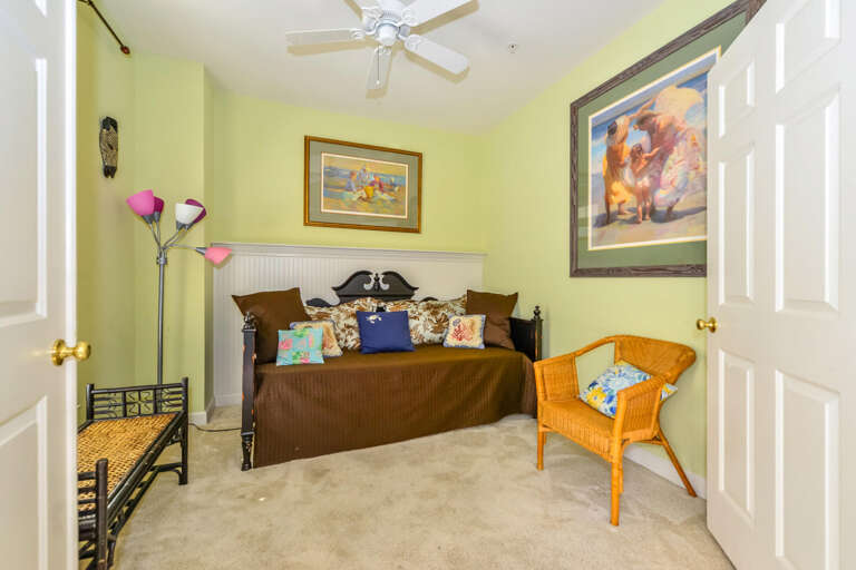 Entry Level BR/Den with Daybed & Twin Trundle