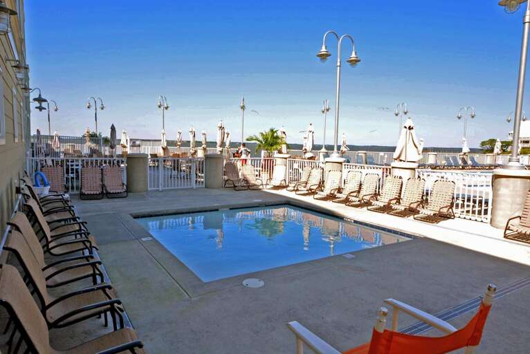 Sunset Island  Children's Wading Pool