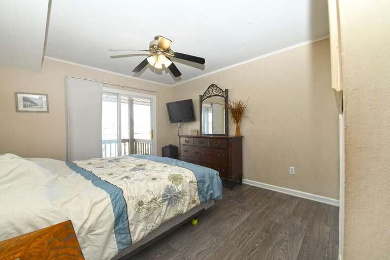 MASTER-BEDROOM