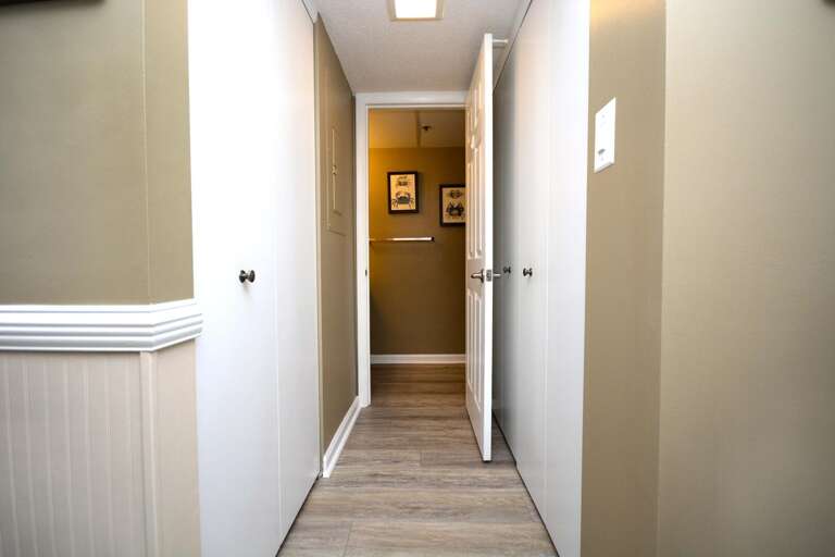 HALLWAY-TO HALF-BATH