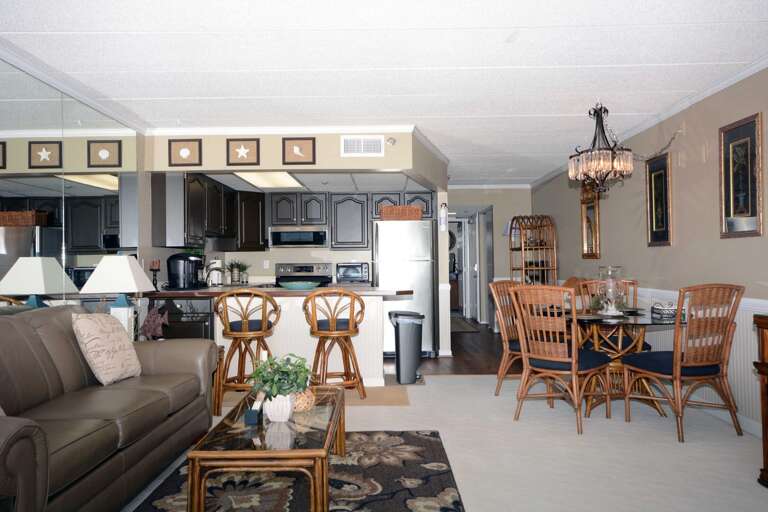 La Mirage 204-LIVING-AREA