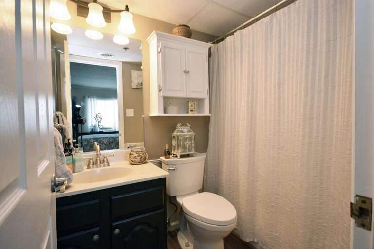 MASTER-BATHROOM MASTER-BATHROOM