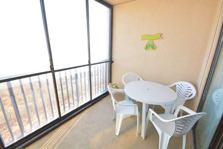 Bonaire 406 Balcony with winter windows on 