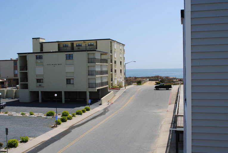 Coral Grand 1-Balcony Ocean View up Street Coral Grand 1-Balcony Ocean View up Street
