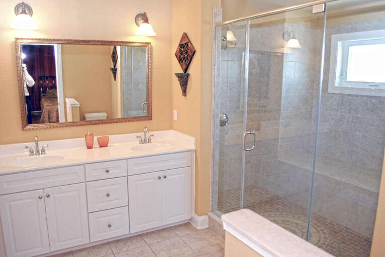 MASTER-BATHROOM MASTER-BATHROOM