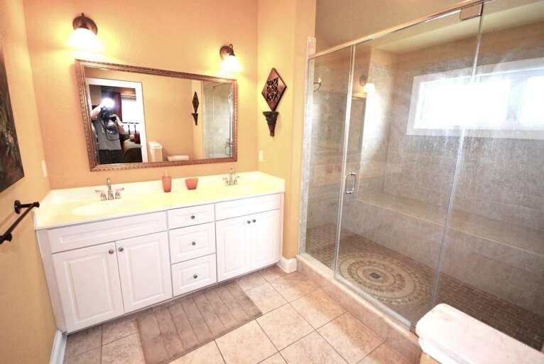 MASTER-BATHROOM MASTER-BATHROOM
