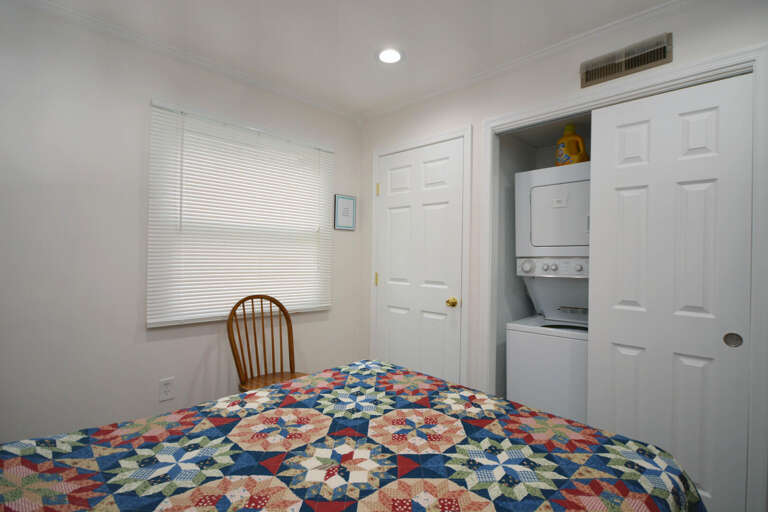 QUEEN-BR-AND-WASHER-DRYER