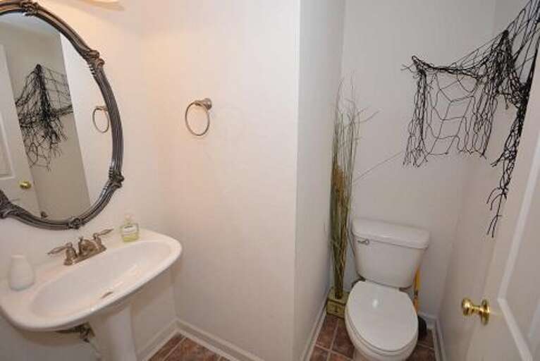 GROUND-FLOOR-BATHROOM