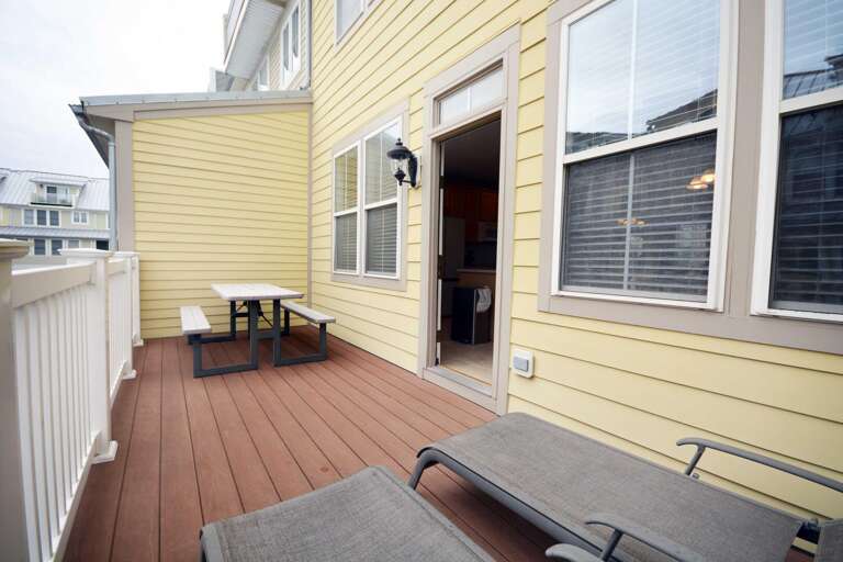 BALONCY OFF OF KITCHE