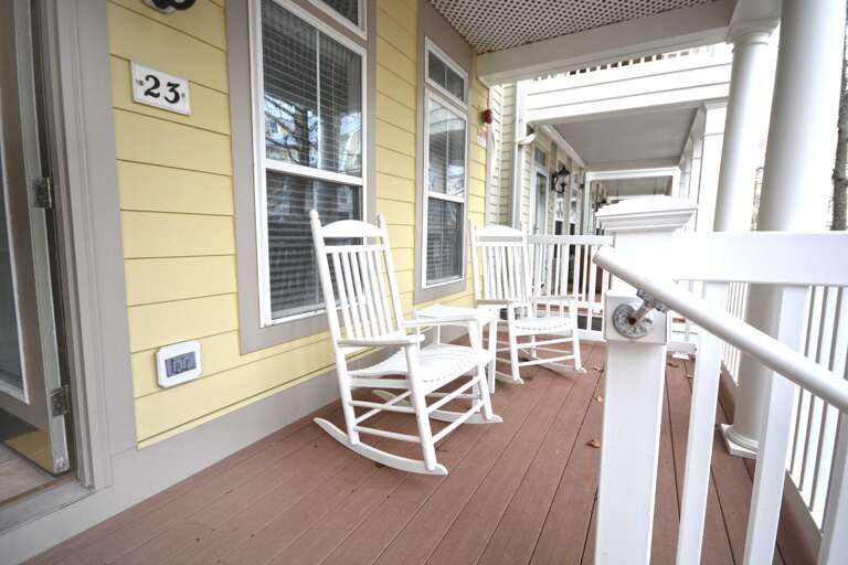 GROUND-FLOOR BALCONY