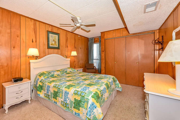 Bedroom 2 with Queen