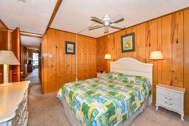 Bedroom 2 with Queen