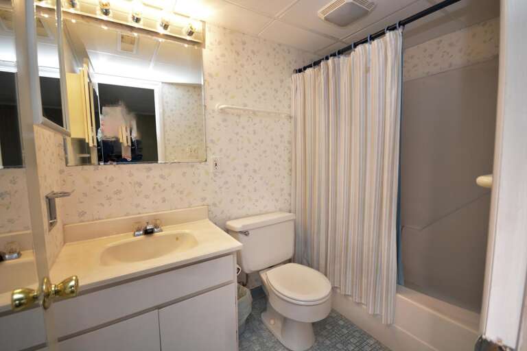 Master-Bathroom