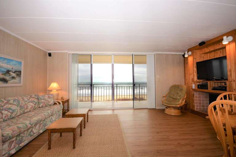 Oasis North 3-S Living Area