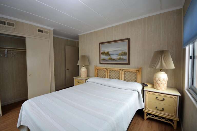 Queen-Master-Bedroom