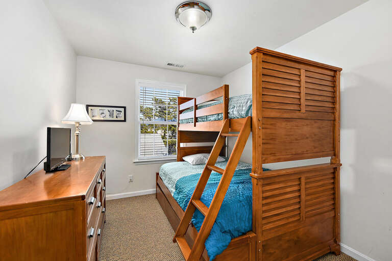 Pyramid-Bunk-Bed-Bedroom at Escape II B-1 Pyramid-Bunk-Bed-Bedroom at Escape II B-1
