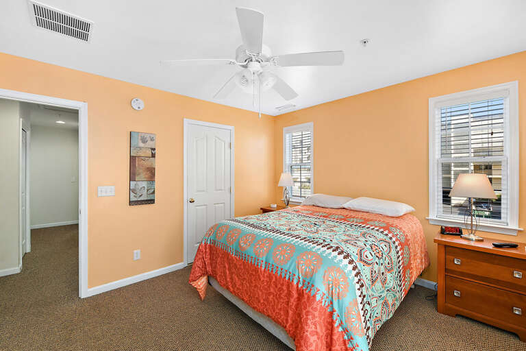 Queen-Master-Bedroom at Escape II B-1