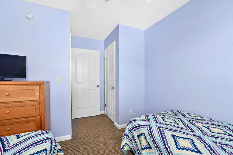 Two-Twins-Bedroom at Escape II B-1