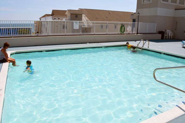 Astoria Outdoor Pool